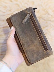 Distressed leather minimlist wallet